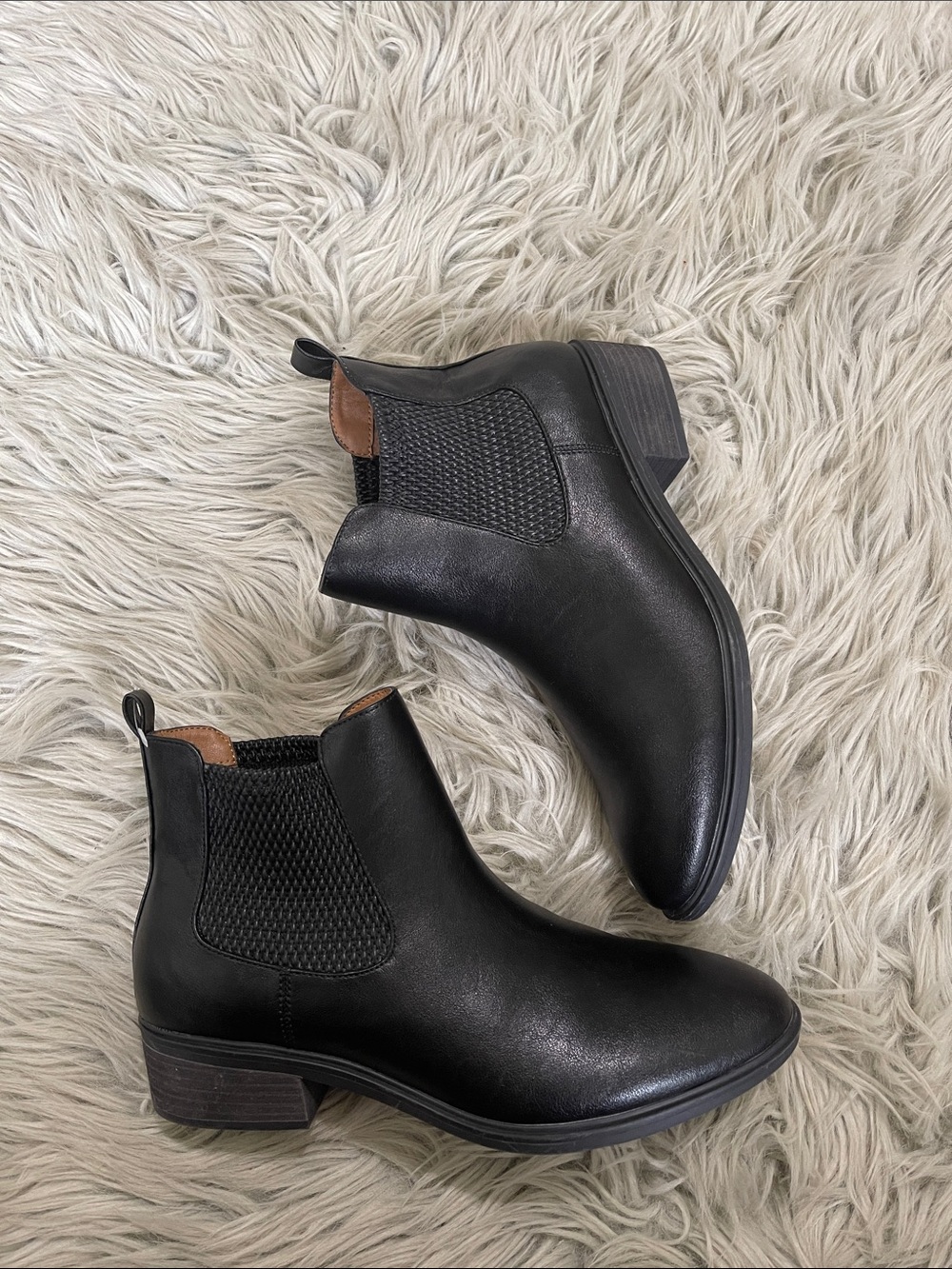 Eurosoft Women's Black Chelsea Booties